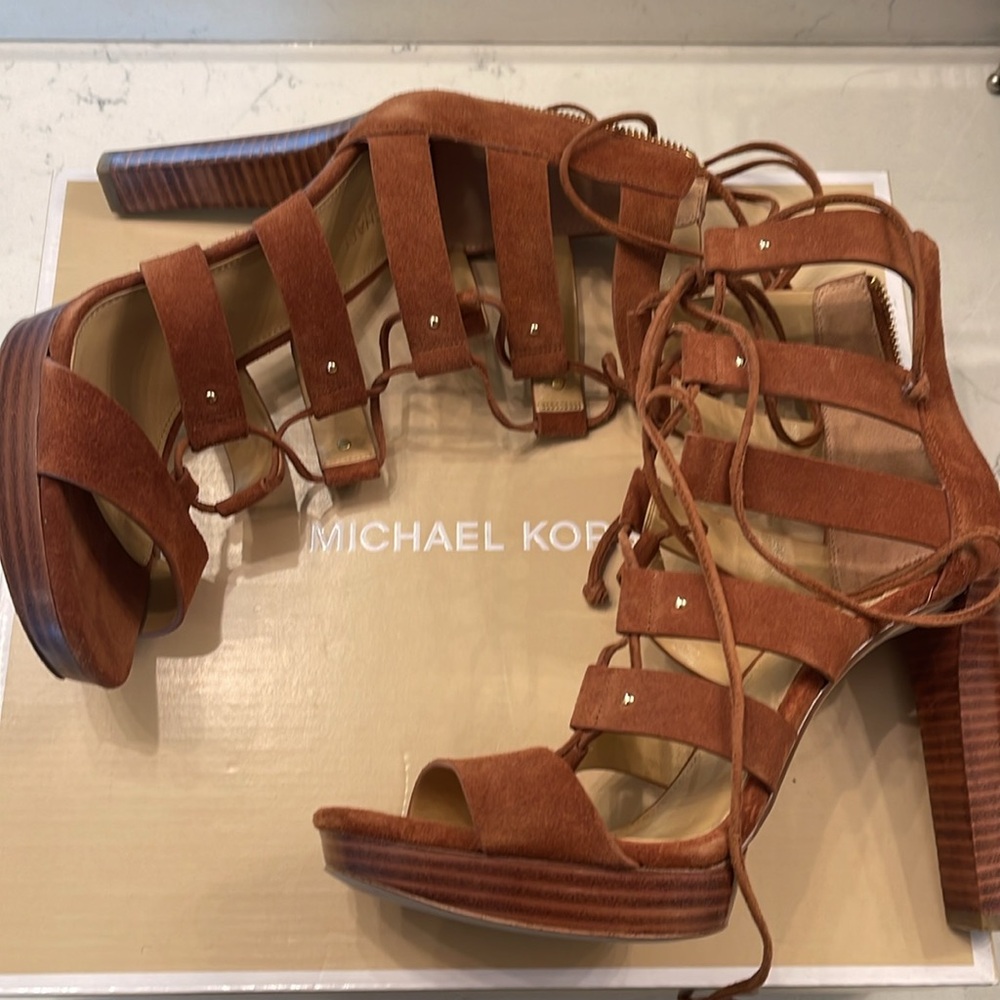 Tan Suede platform Michael Kors sandal size 9 - brand new in the box. - Picture 5 of 6